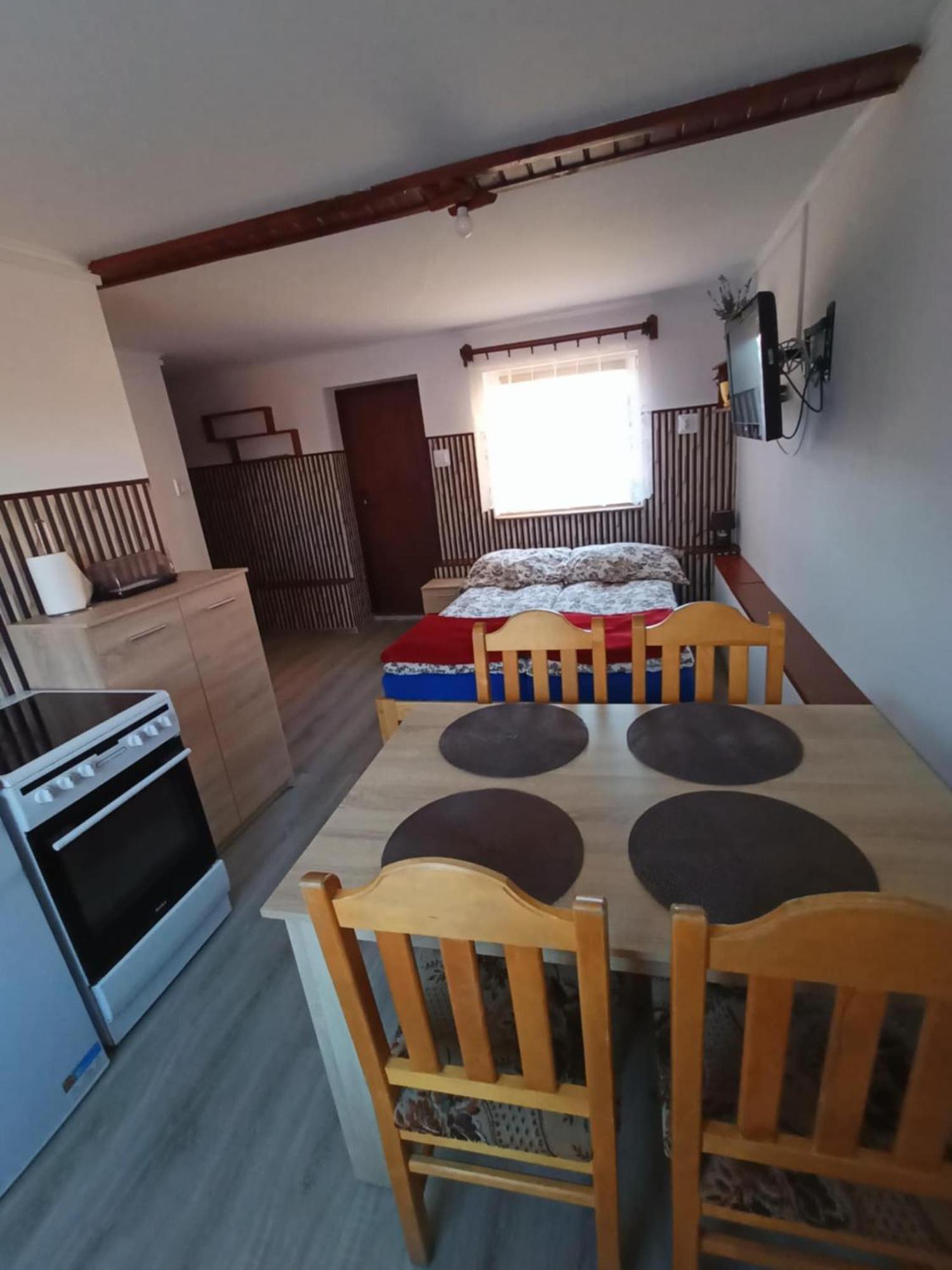 Malinowy Gaj - Agroturystyka Z Alpakami I Innymi Zwierzetami Swietajno  Exterior photo